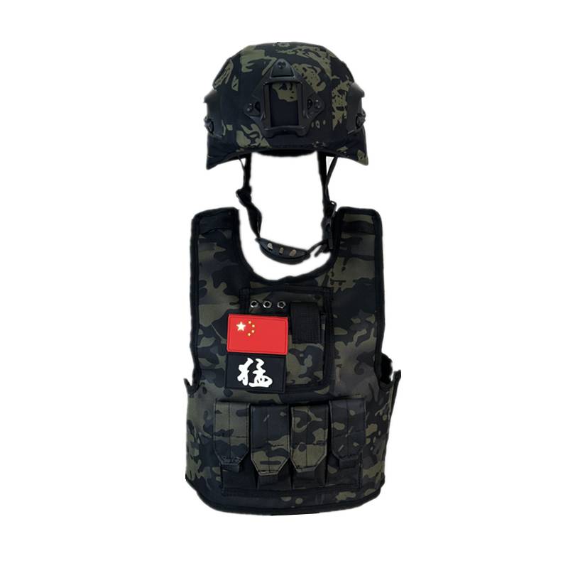 Shadow horse armor + tactical helmet _ 2-5 years